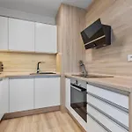Twin 1 In - With Parking Apartment