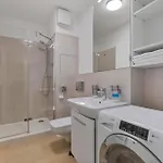 Twin 1 In - With Parking Apartment