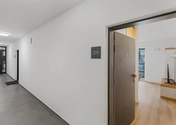 Twin 1 In - With Parking