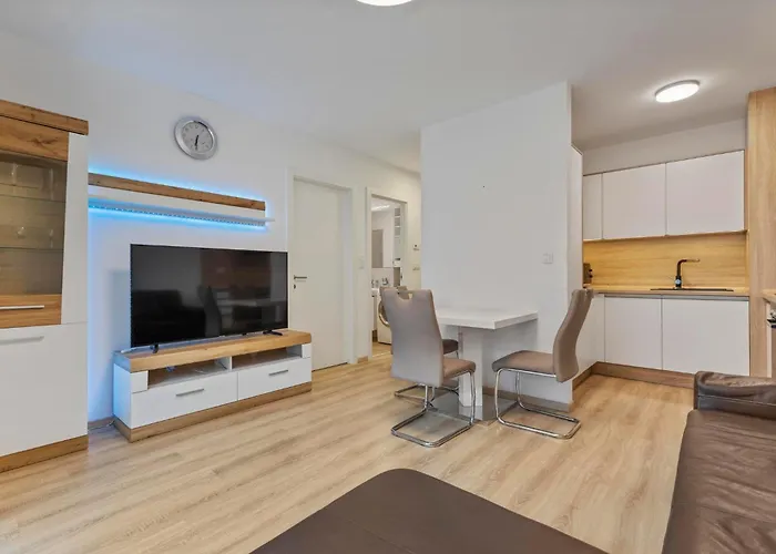 Twin 1 In - With Parking