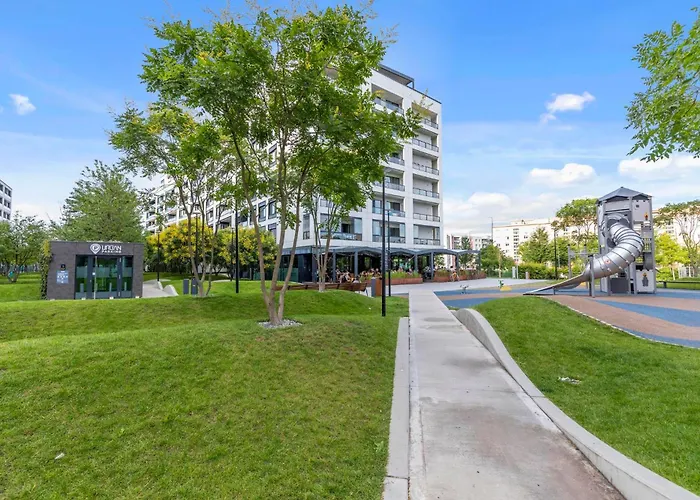 Twin 1 In - With Parking