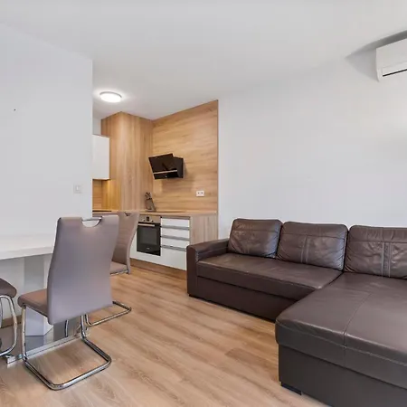 Twin 1 In - With Parking * Bratislava